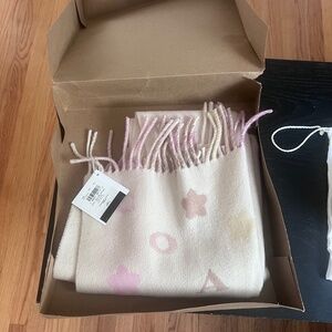 Coach scarf